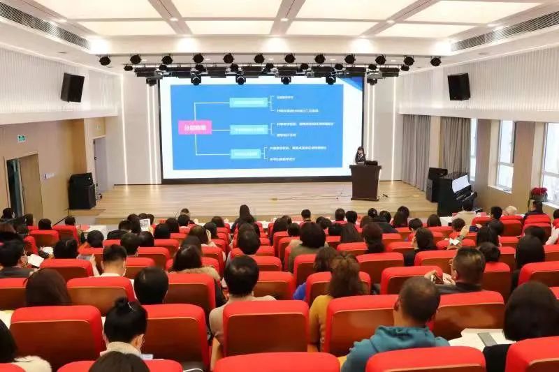 玉泉区教育教学研究中心和赛罕区锡林南路小学——构建“学研训”发展共同体学术交流研讨活动