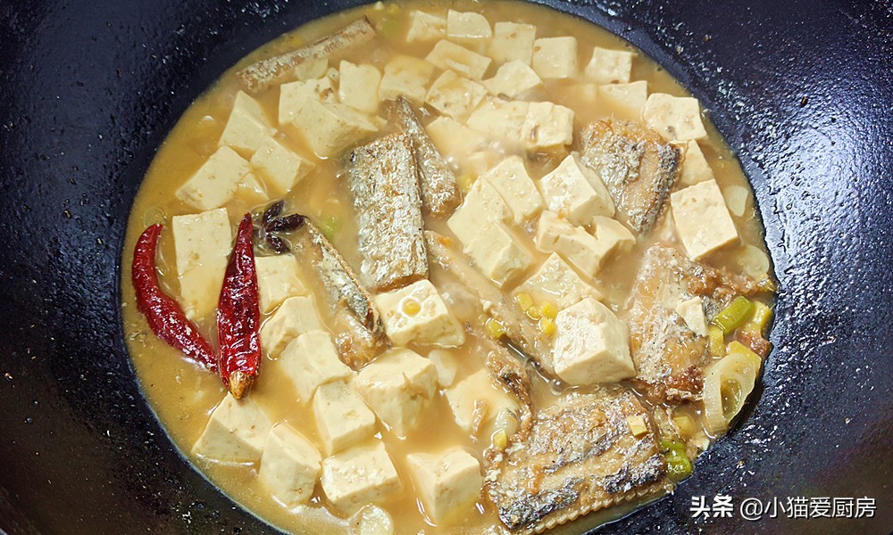 图片[9]-茼蒿豆腐炖带鱼这么做 清香鲜美 特别开胃下饭 做法非常简单-起舞食谱网