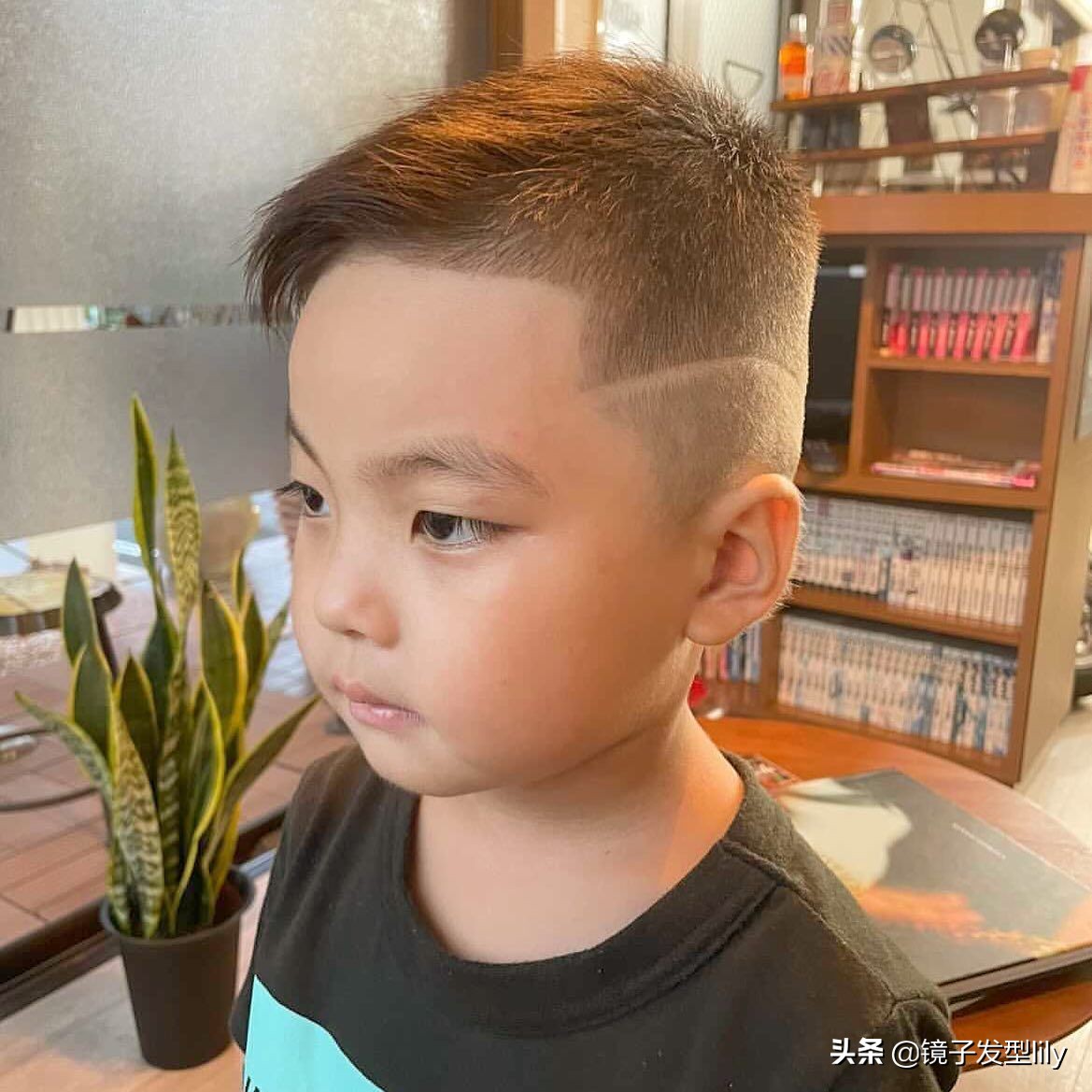 最帅小男孩发型来了，剪完很有型，适合大多数小男孩