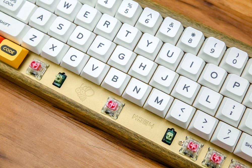 可以盘的客制化键盘？绿檀木外壳MelGeek Mojo60双模键盘入坑记