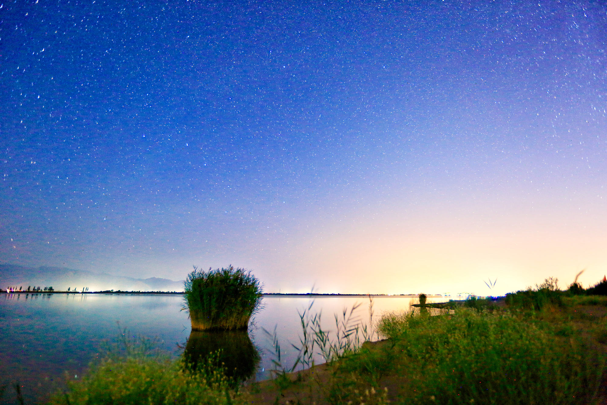 “星星的故乡”| 宁夏沙湖：万点繁星点缀夜空