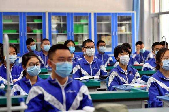 教育局通知来了，中小学生开学推迟，家长：感觉遥遥无期