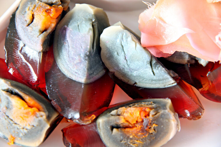 皮蛋被美国评为“最恶心食物”榜首，含铅能吃吗？告诉你答案