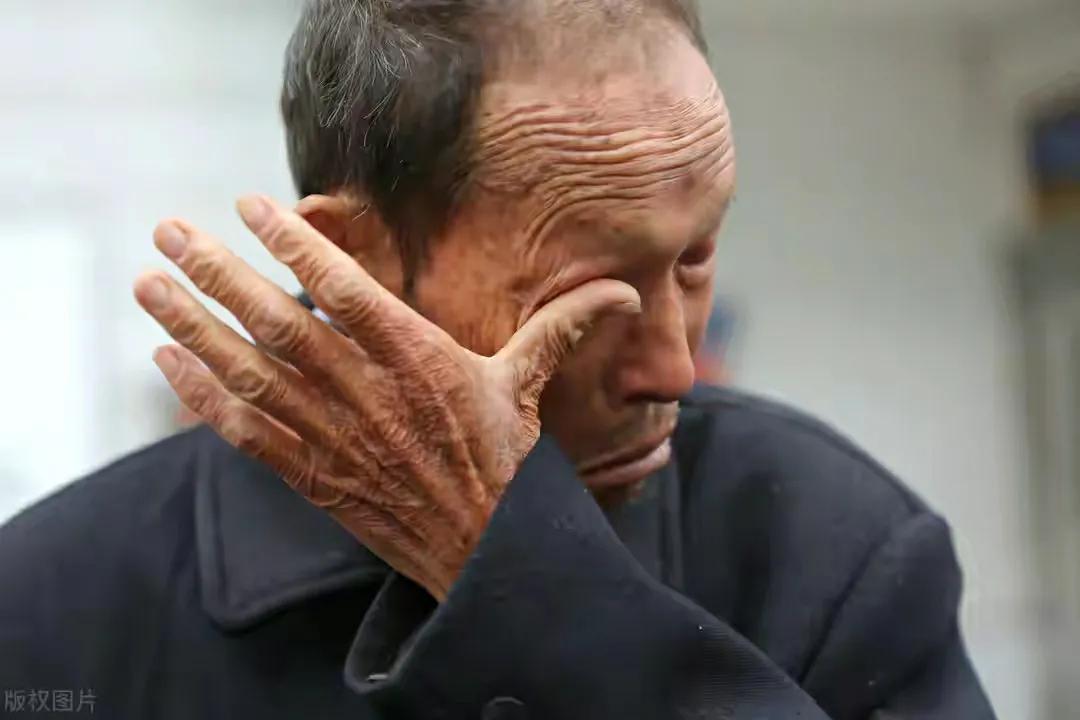 子女比父母先去世，父母会多痛苦？三个老人说出内心话