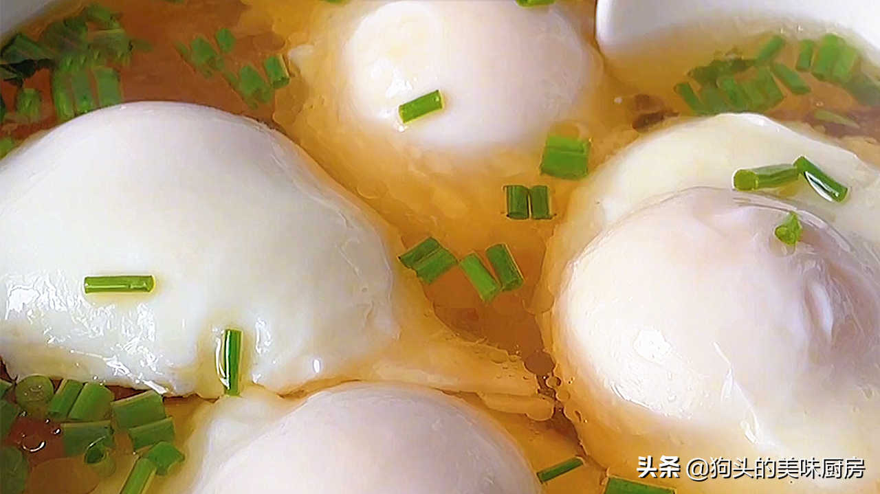 这技术煮荷包蛋太厉害了，不散花无白沫，又圆又光滑，太简单了