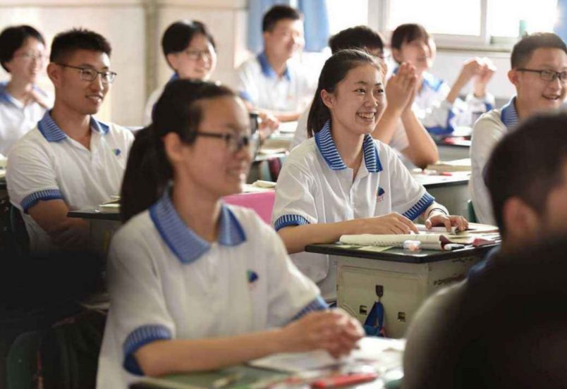 高考时，为何考生要用“2B铅笔”涂卡？看完电脑扫描结果恍然大悟