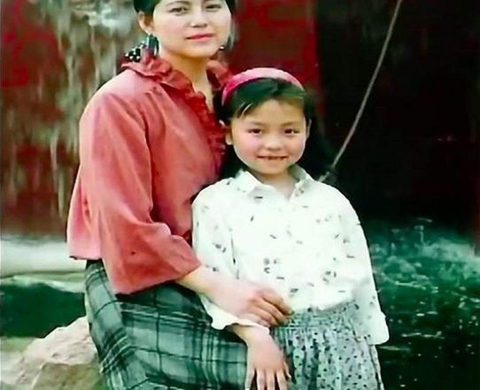 张靓颖痴情前夫15年，却被当成提款机：遇上冯柯是缘，还是劫？