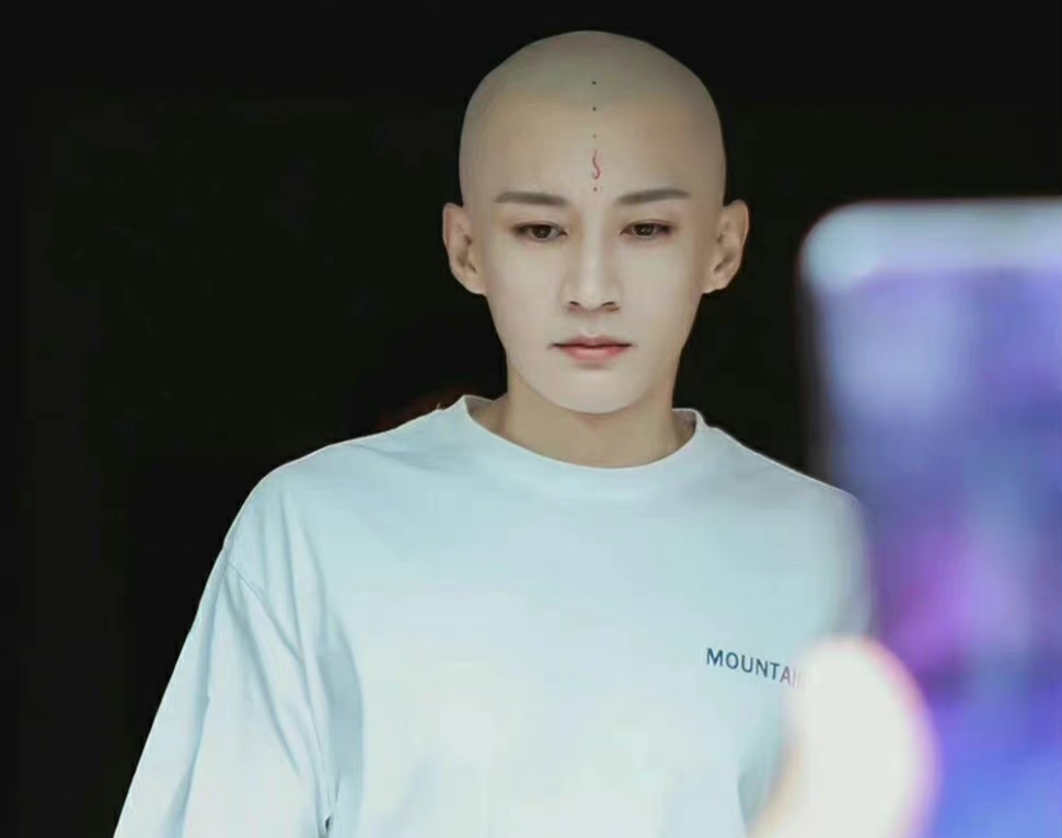 这十位明星光头造型也依旧男帅女美