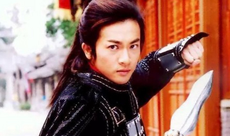 同为是“泡面头”，把张一山、肖战和张国荣放一起，差距就出来了