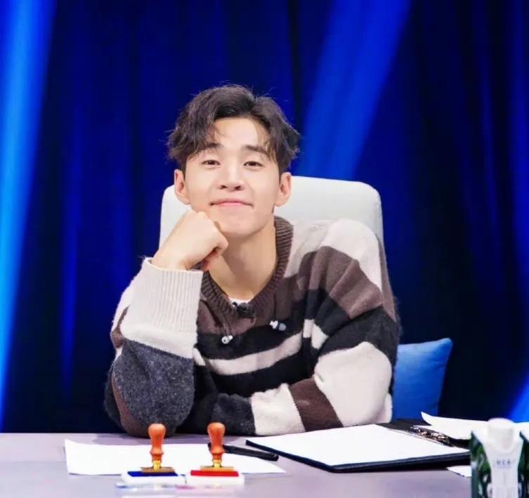 亲错老公、直击要害、反向带货，明星的社死瞬间能有多好笑