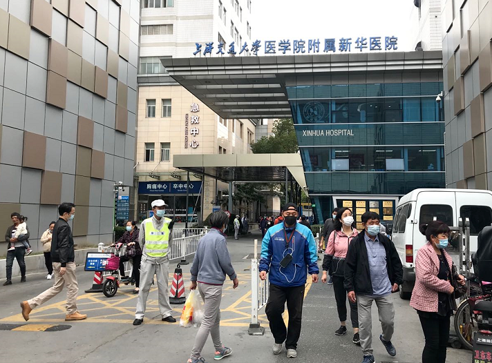 男子去世医院拒开死亡证明，遗体存放17年，殡仪馆：缴费20万火化