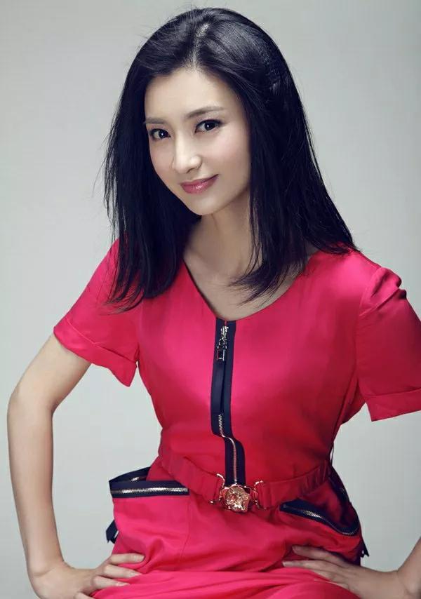 斓曦：清纯唯美，温婉可人，气质独特