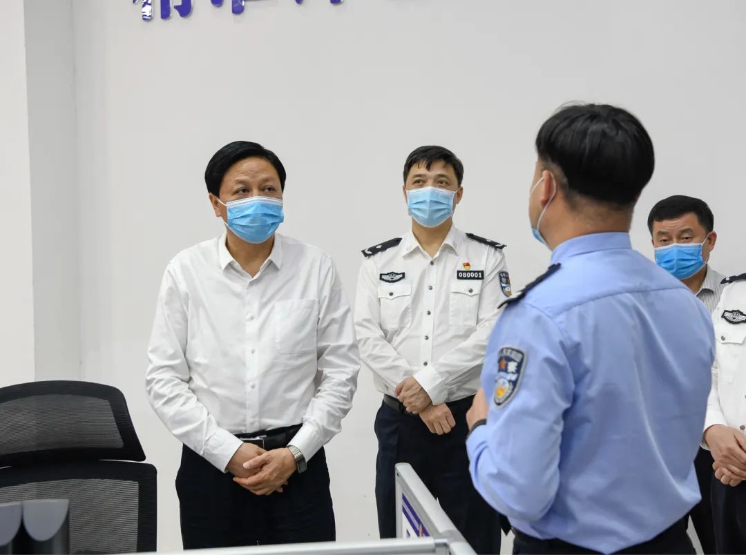 李万千在调研公安司法行政工作时强调 强化政治引领 依法履职尽责 在推动怀化高质量跨越式发展中彰显担当