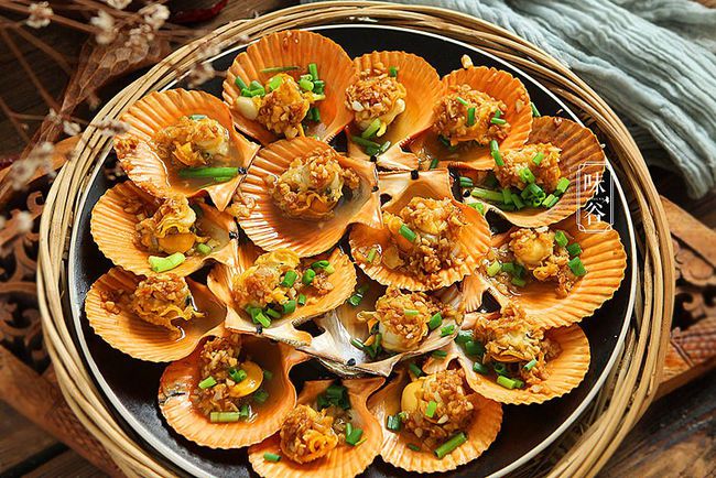 年夜饭上这道蒸菜，8分钟搞定，简单省时又省力，味道鲜香人人夸