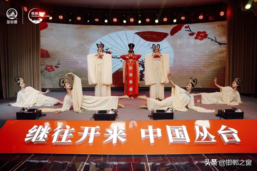 叢臺虎年生肖酒“虎嘯”而來，卓越價值引爆收藏?zé)崆? class=