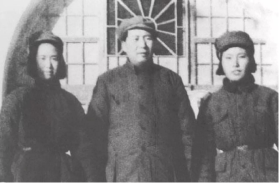 李银桥担任警卫员期间曾“出逃”，毛主席得知哽咽道：小孩想家了