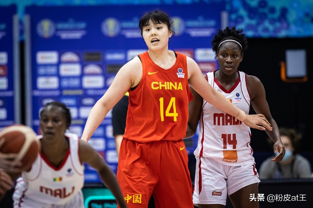 女篮韩旭(世界级！女篮李月汝、韩旭同时被FIBA列为世界最佳年轻中锋候选)