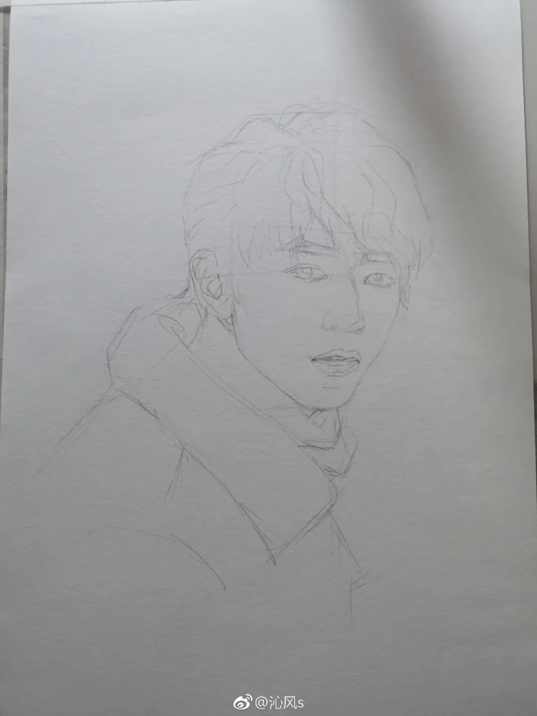 画皮画骨难画魂，她用木炭把明星画活了，王一博鞠婧祎眼神看醉了