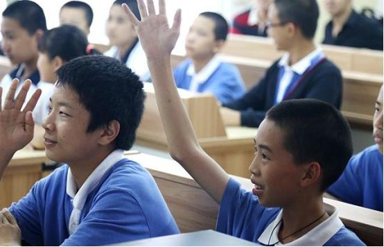 “大学毕业后，我去了民办学校教了三年书”，过上了悲惨的生活