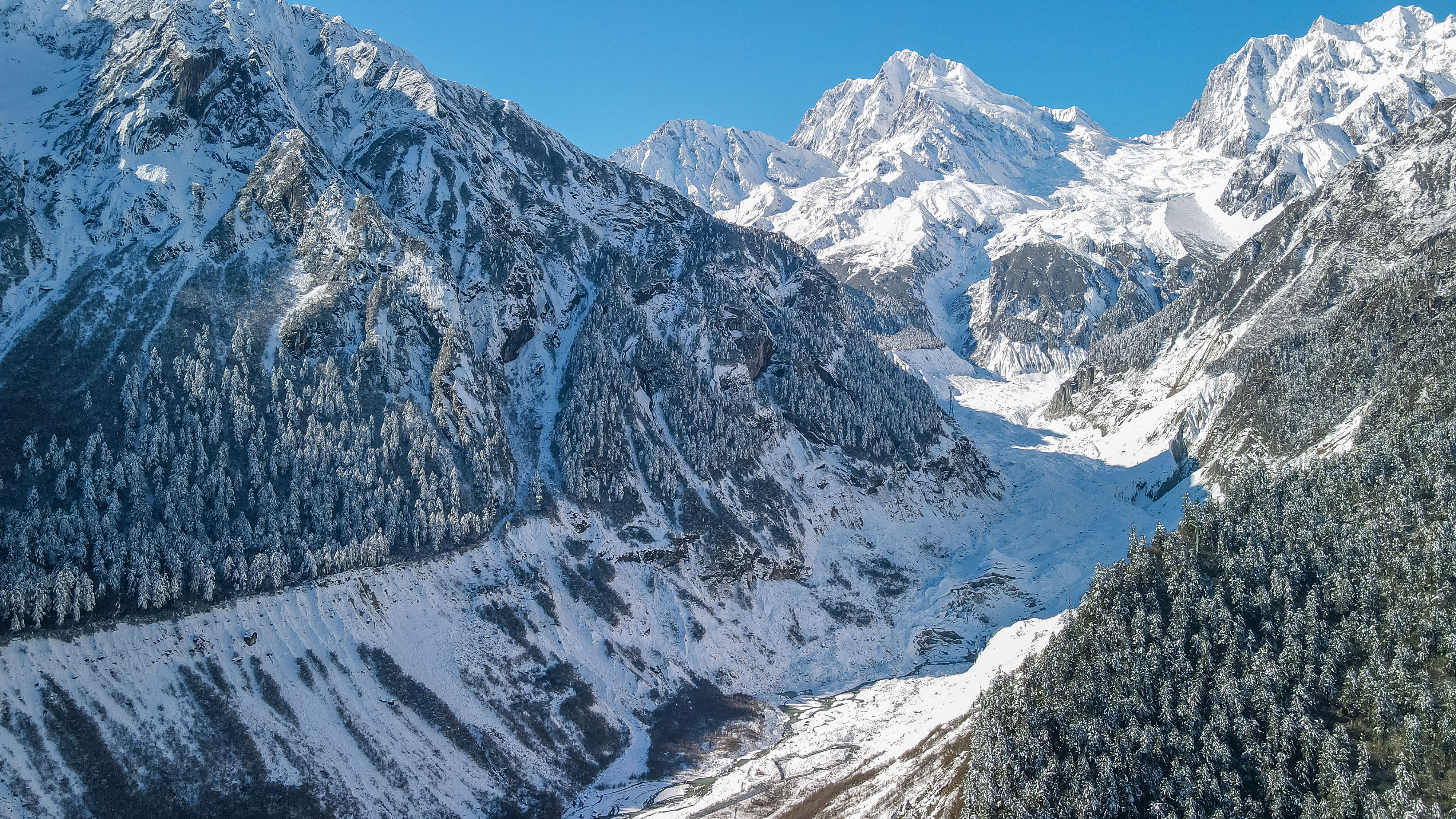 冬季川西最美仙境,海螺沟雪韵风光,童话世界让人惊叹不已