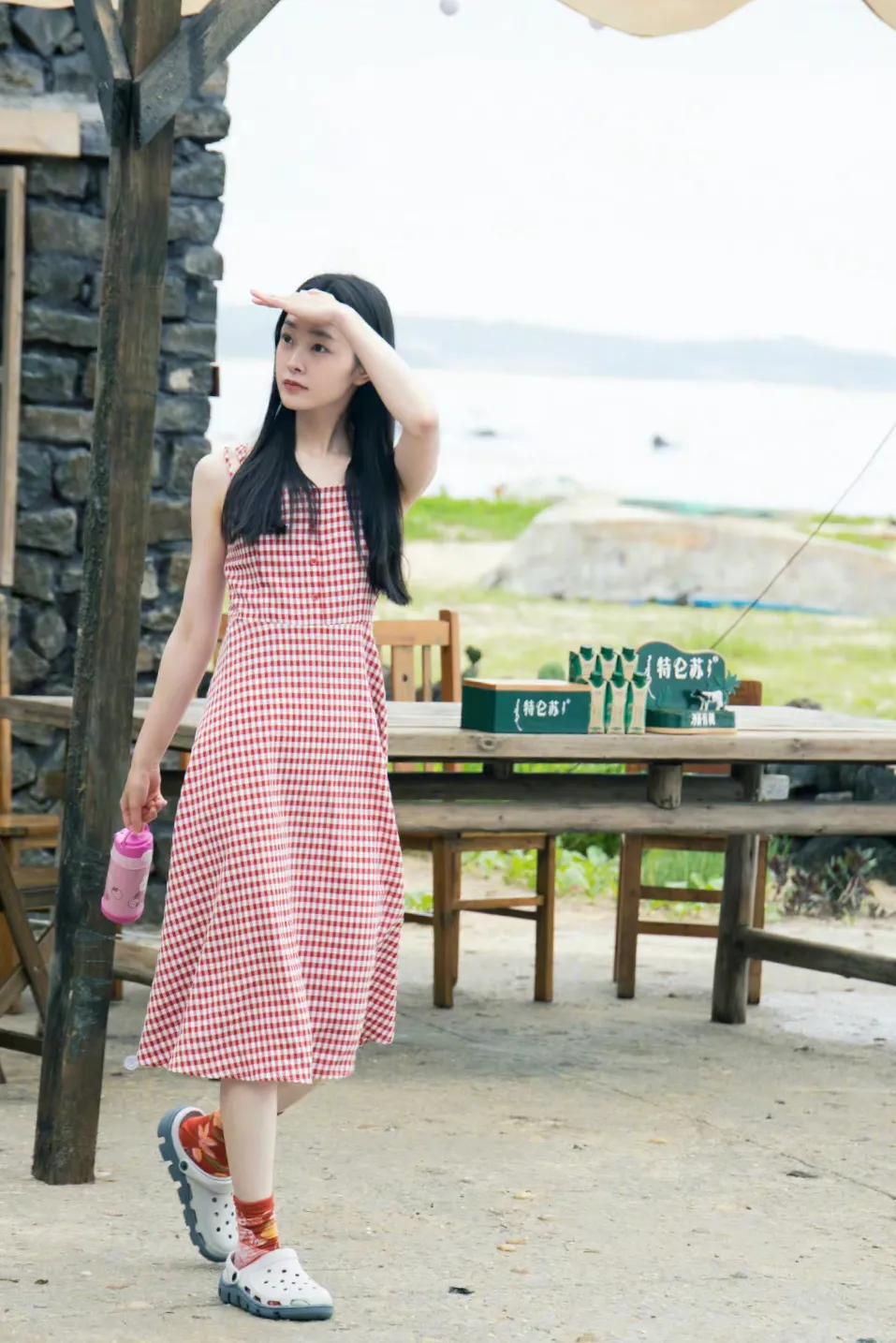 宋轶近期参加综艺的穿搭