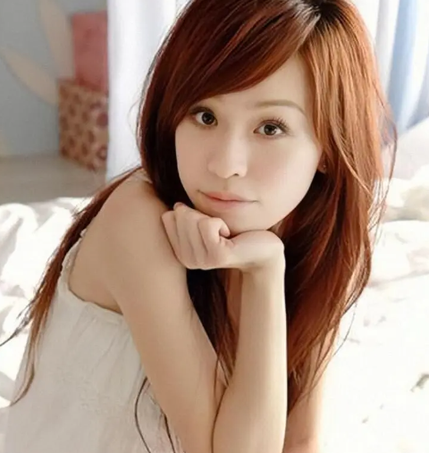 王心凌刘畊宏爆红，葬爱家族会翻红吗？会不会网友各有不同的猜测