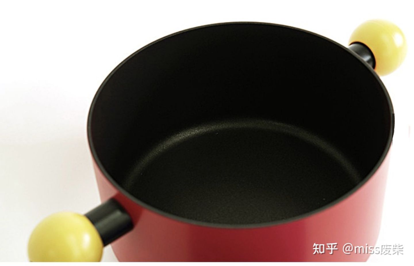 贫民窟女孩春节送礼怎么选？¥100～300不贵又拿得出手的礼物