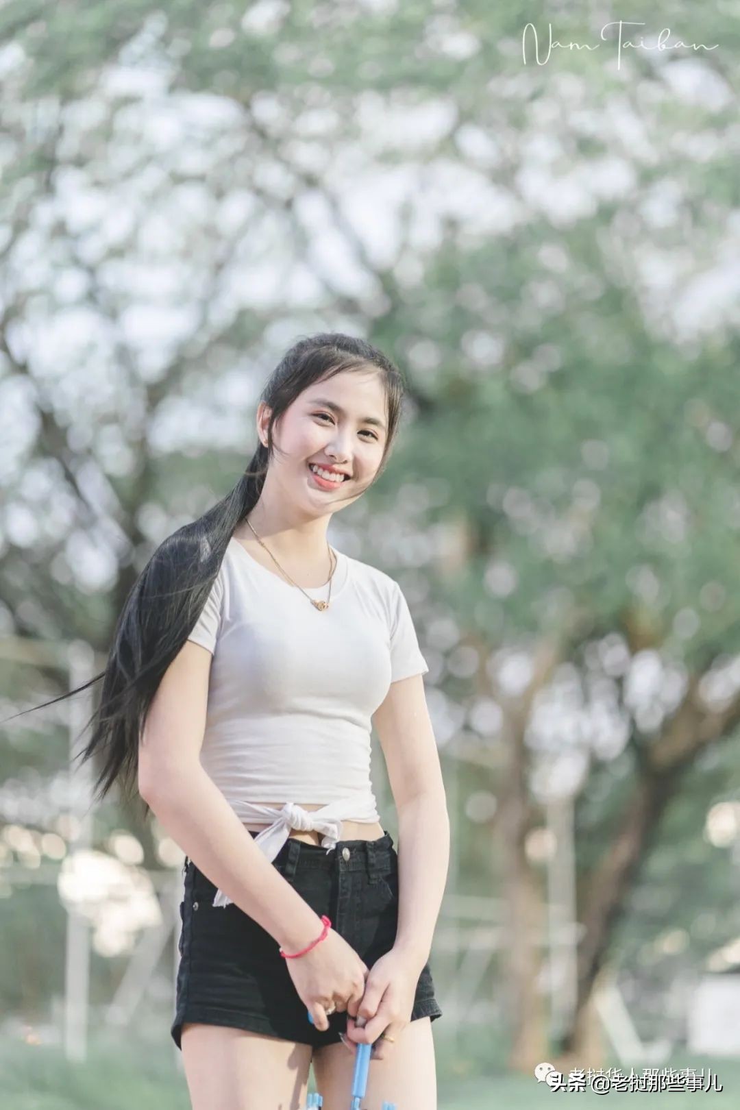 老挝水音小姐姐，三年前旧照翻出，超可爱