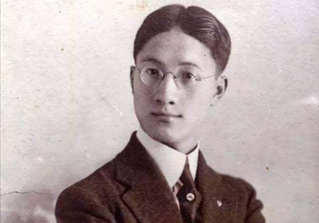 徐志摩的悲哀：月入12万却债台高筑，绝笔书信仍在哀求陆小曼省钱