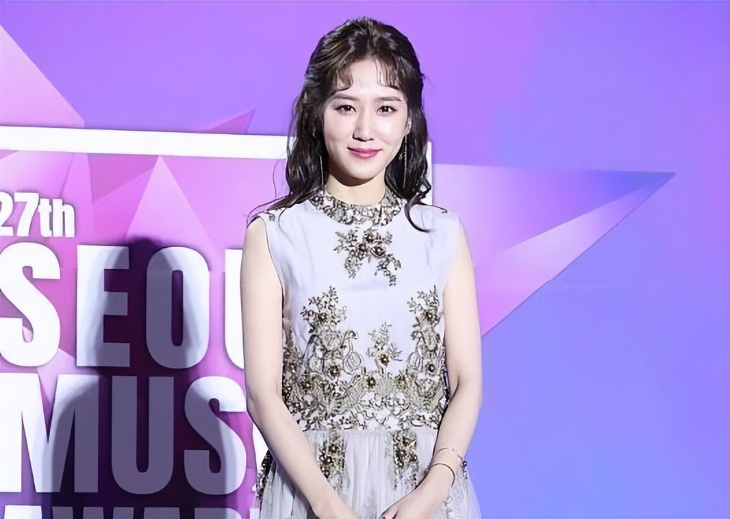 奇怪的律师“朴恩斌”，还是长发的时候更好看，穿上裙子更温柔