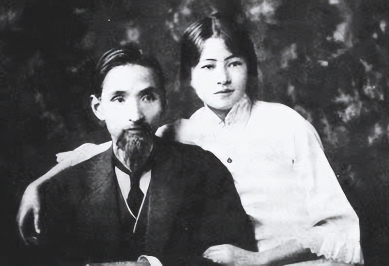 1950年，儿子差两分无缘清华,母亲坚持复查考卷,卷上11字看呆母亲