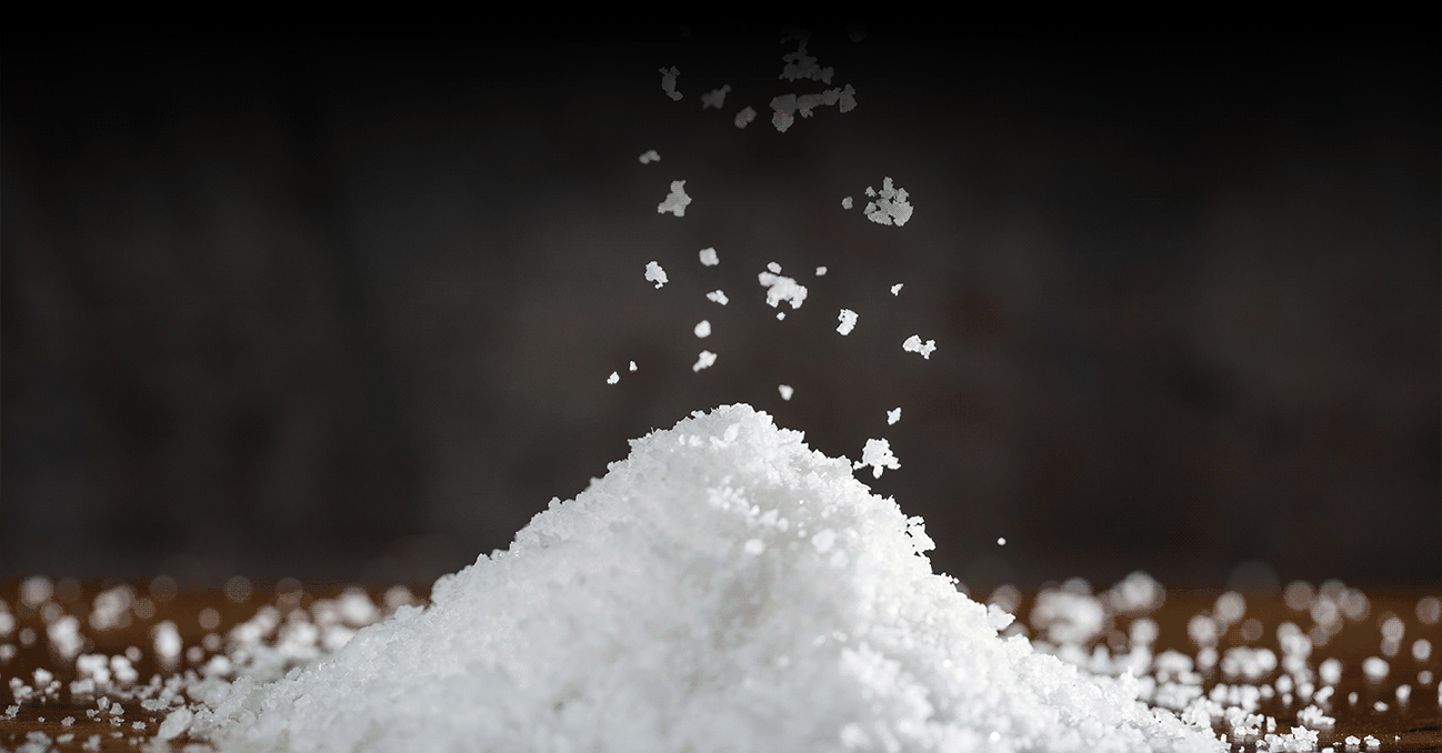 为何一斤盐溶于一斤水，难以得到两斤总重？爱因斯坦：质量即能量