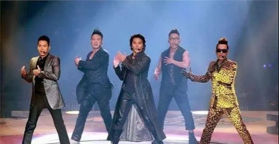 《古惑仔》3人组再聚，早已忘却当年恩怨，陈小春开口叫“大哥”