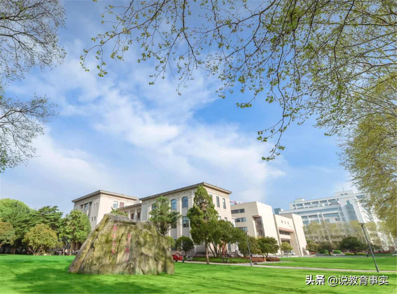 学生月考成绩200分左右，高考后该怎么办？四大选择前程似锦