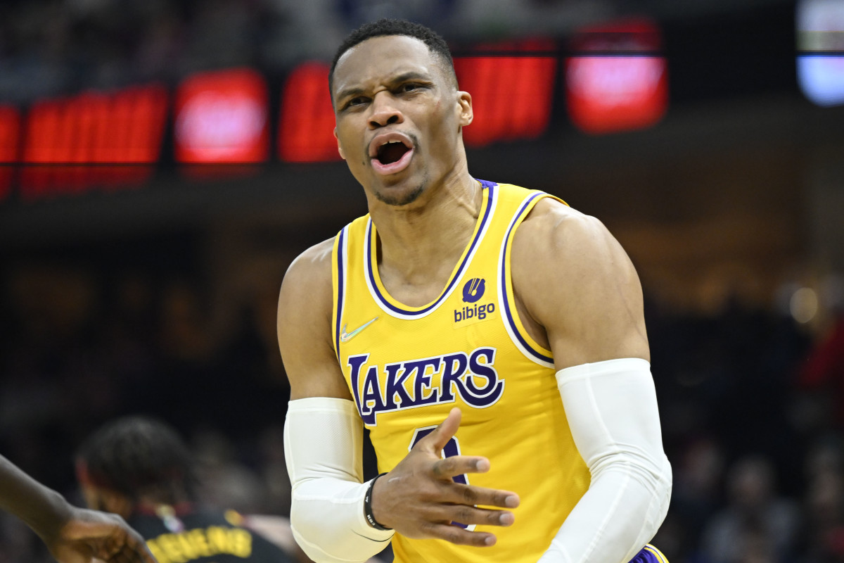 nba有哪些人下滑了(NBA本赛季下滑最快的5大球星：4人是顶薪合同，威少、哈登齐上榜)