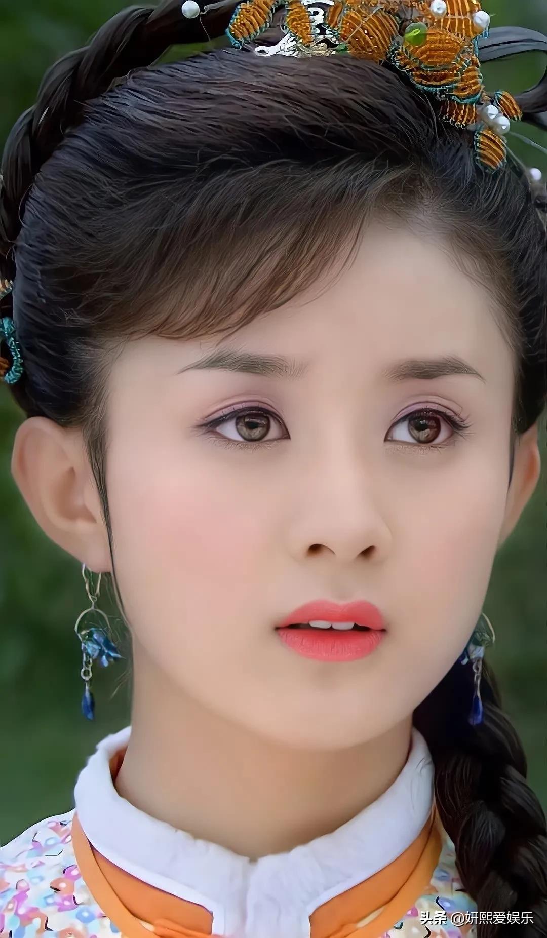 赵丽颖，清纯甜美，俏皮灵动