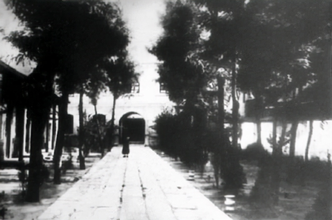 1930年山东小伙高考作文只写28个字,数学交白卷,校长看后录取了他