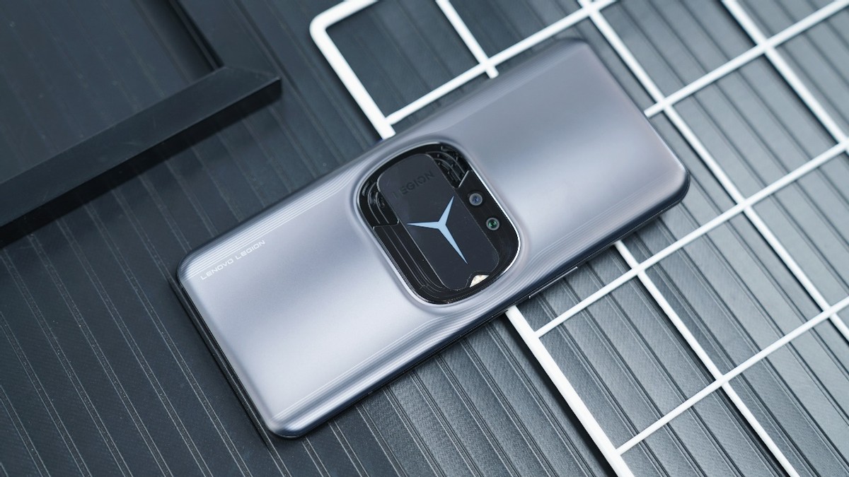 上手拯救者Y90电竞手机：骁龙8+双擎风冷，满血释放游戏特爽