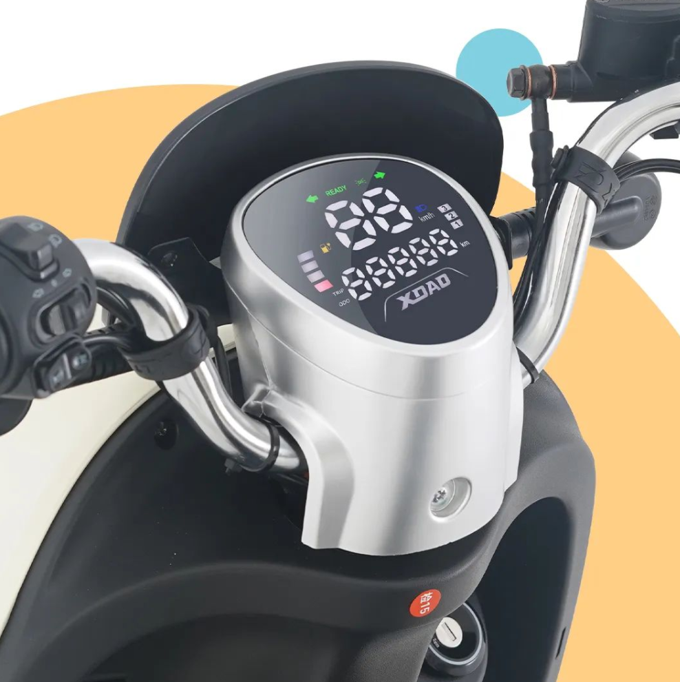 免驾照能上牌！雅迪、小刀2款高颜值国标电动车，性能一流跑得远