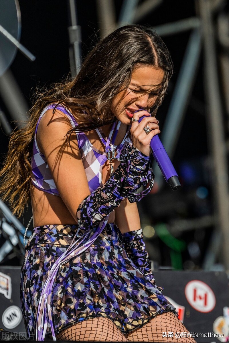 格拉斯顿伯里音乐节第四天，奥利维亚·罗德里戈激情献唱