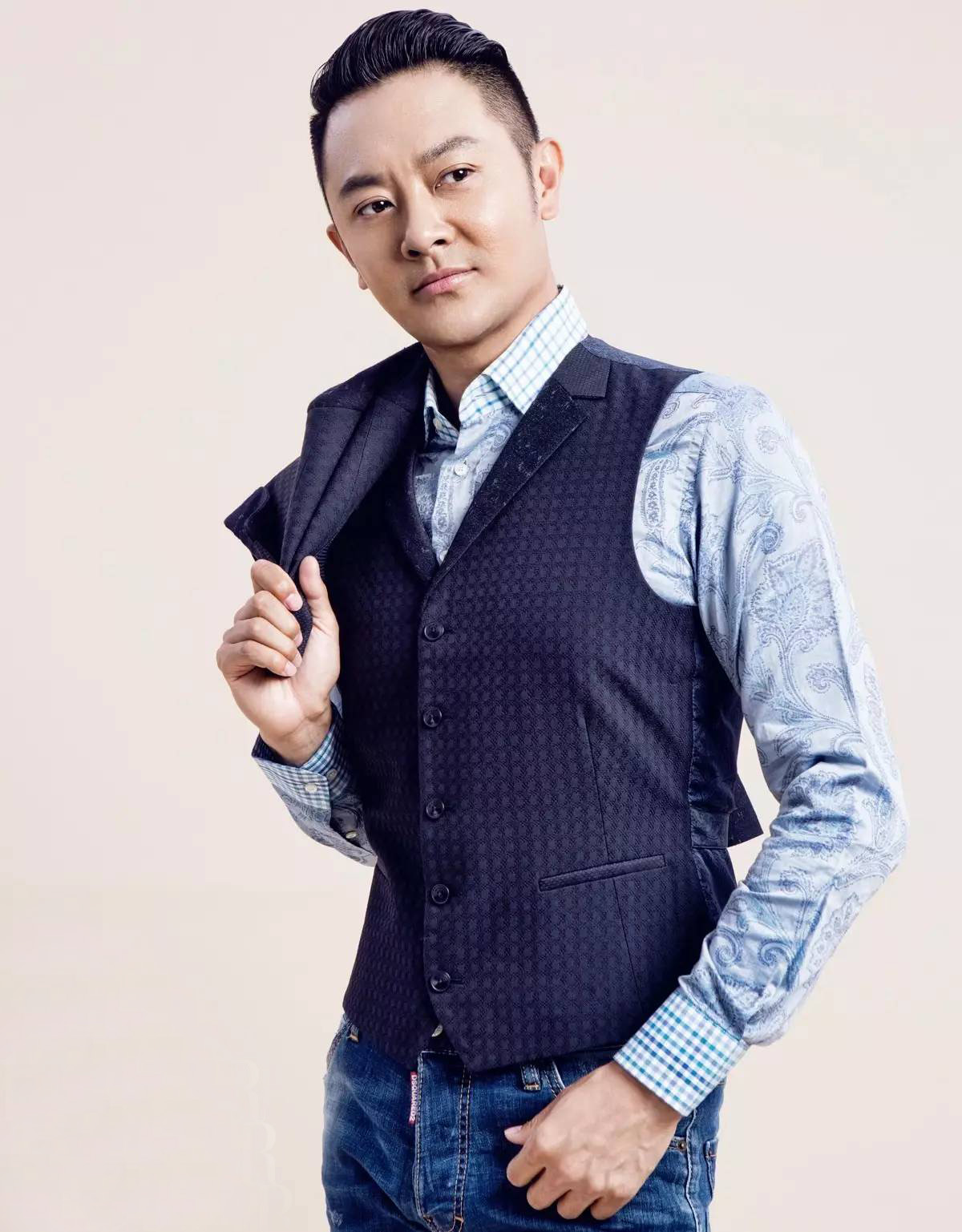 印小天与哈林娜离婚5年：他在悲痛中送走父亲，她单身带着儿子