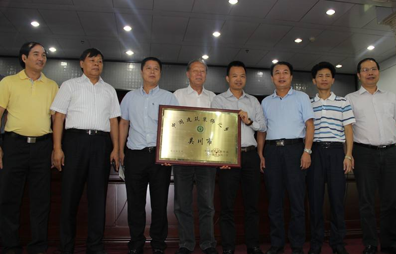 广东小伙初中毕业上职高，19岁靠砌墙成世界冠军，却拒绝百万年薪