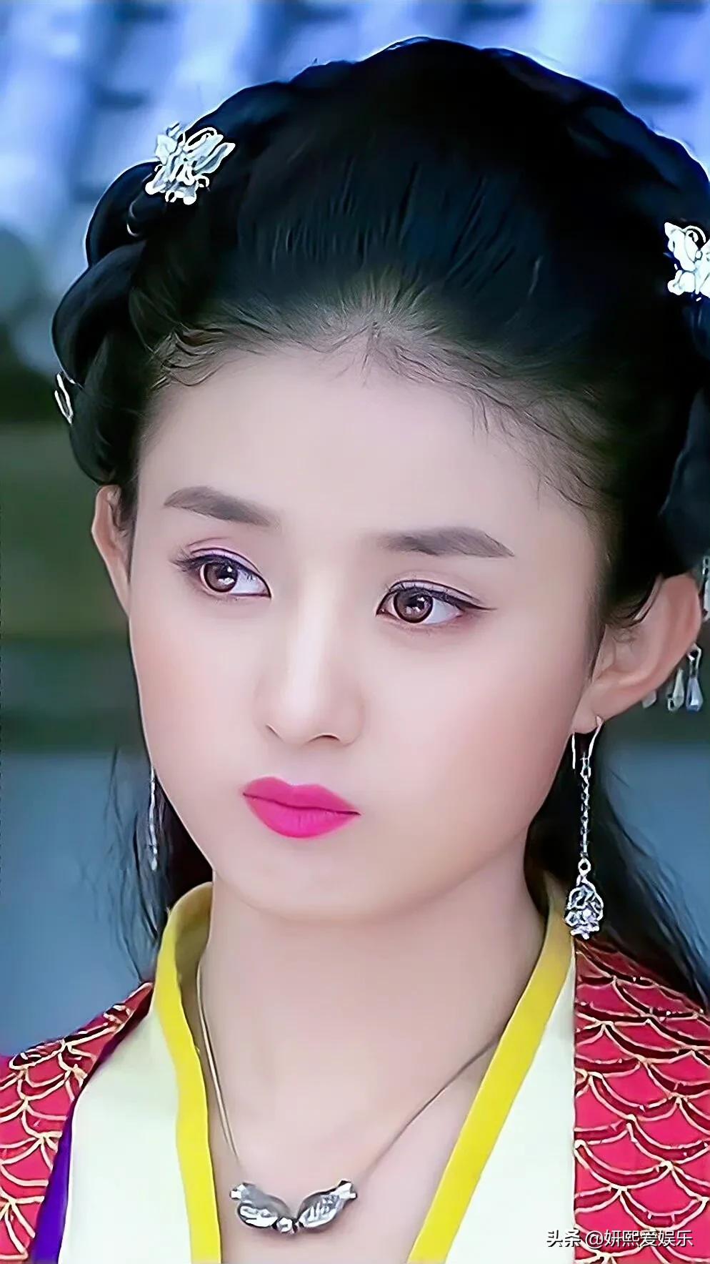 赵丽颖，清纯甜美，俏皮灵动