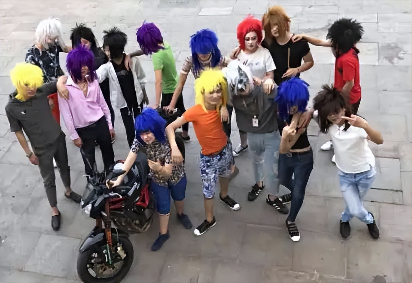 王心凌刘畊宏爆红，葬爱家族会翻红吗？会不会网友各有不同的猜测