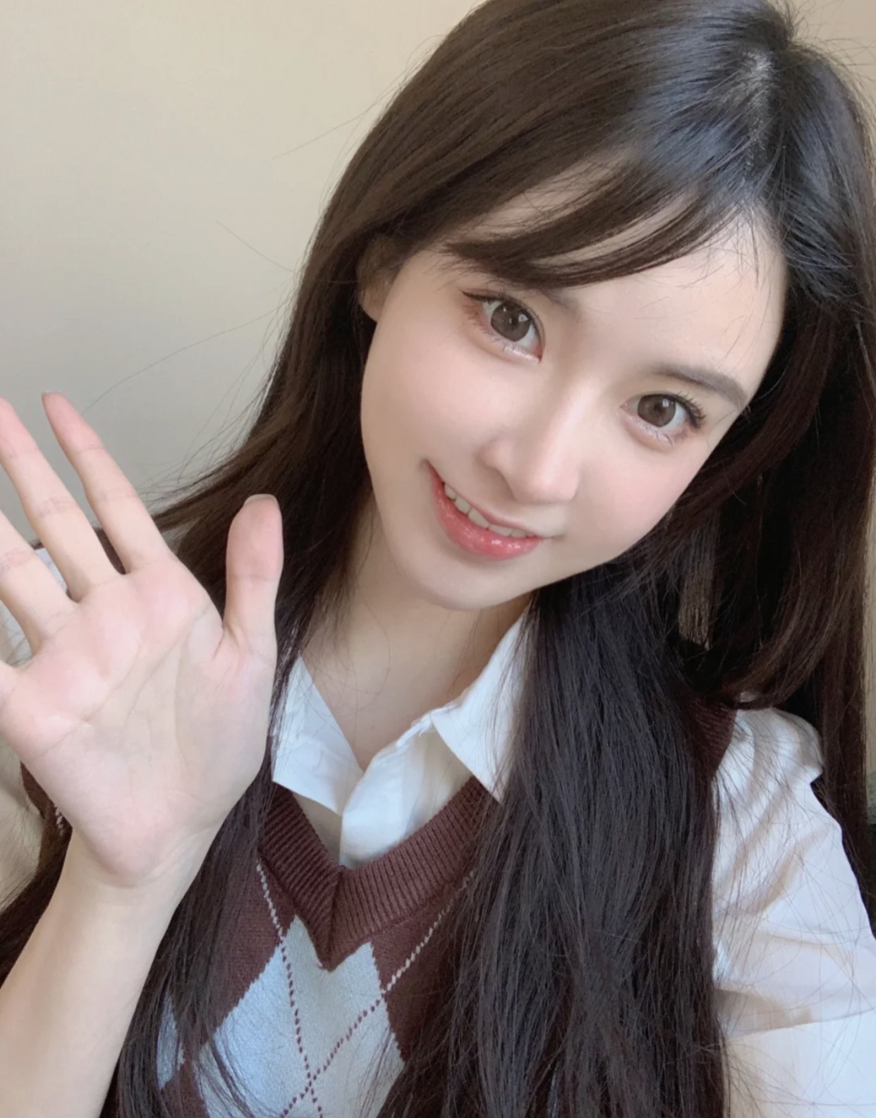 黄皮MM的福利!皮肤不白也不怕,5种素颜口红颜色，你最喜欢哪款？