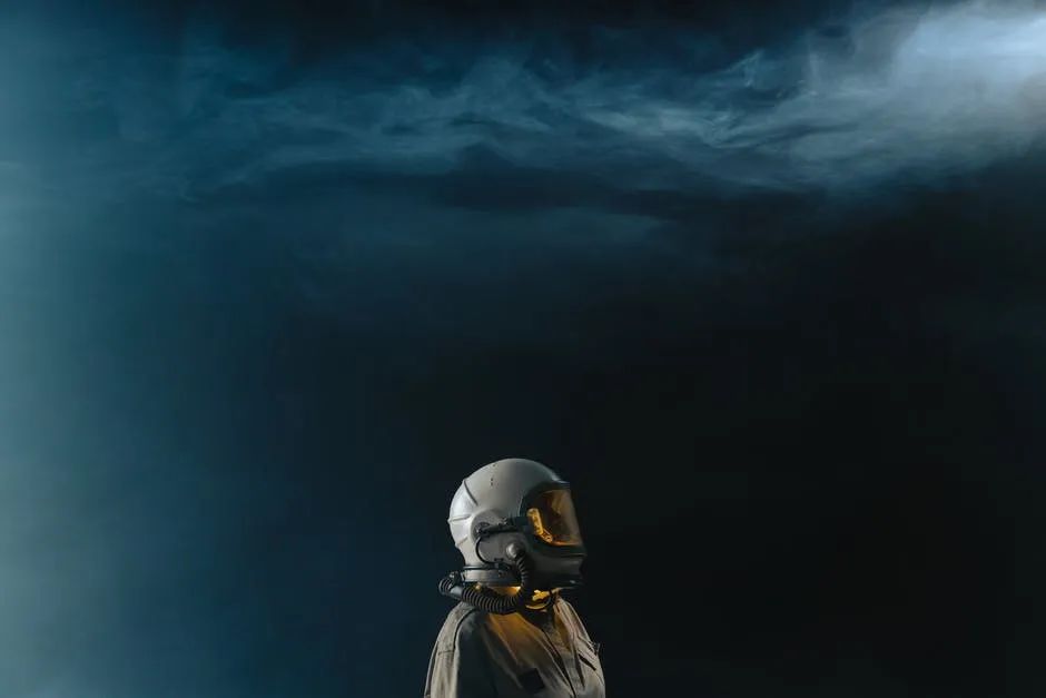 宇宙视角：人类面临最大的危机，是人类将丧失人类的属性