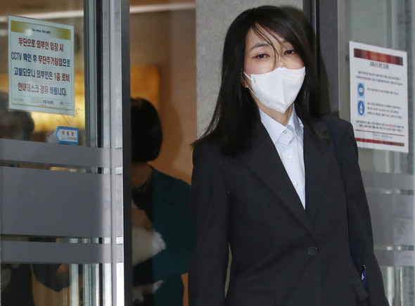 送朴槿惠进监狱、与文在寅反目成仇，那个手心写“王”字的男人成了韩国总统