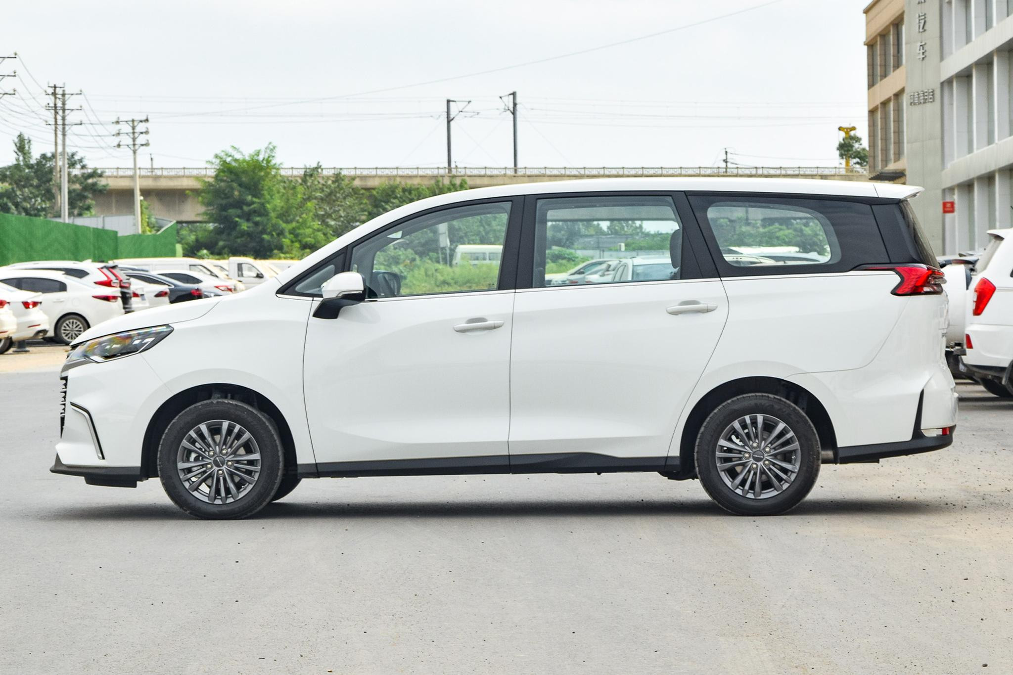 2022款上汽大通MAXUS G50上市，搭载1.5T发动机，起售价8.78万元