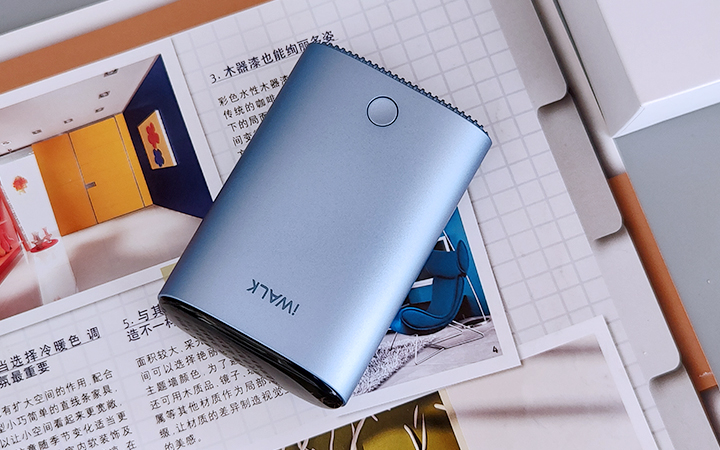 iPhone12的移动加油站:iWALK咔嗒宝磁吸移动电源