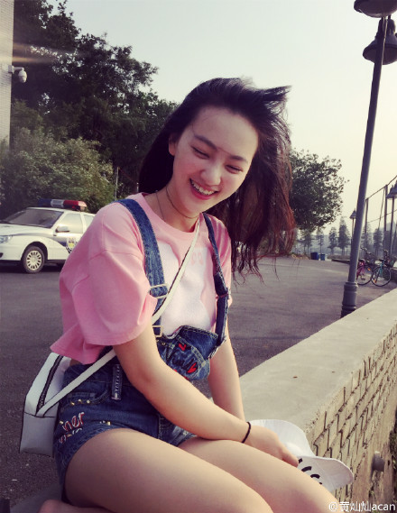 9年前，黄灿灿的名气低，但颜值比如今高了好几倍